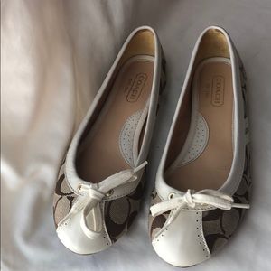 Great Condition!! Coach Flats size 6.5